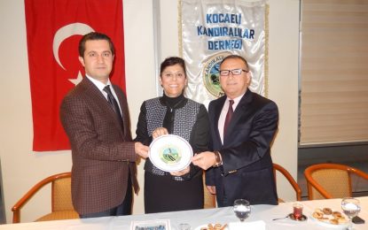 Ak Parti Milletvekili aday adayı Ecz. Ayşe Müge Olşen Kocaeli Kandıralılar Derneğinde..