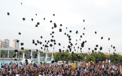 Toros Üniversitesi 2014-2015 İlk Mezunlarını Verdi