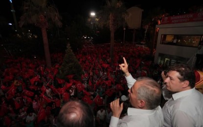 Denizli meydanları boş bırakmıyor, Demokrasi nöbeti devam ediyor