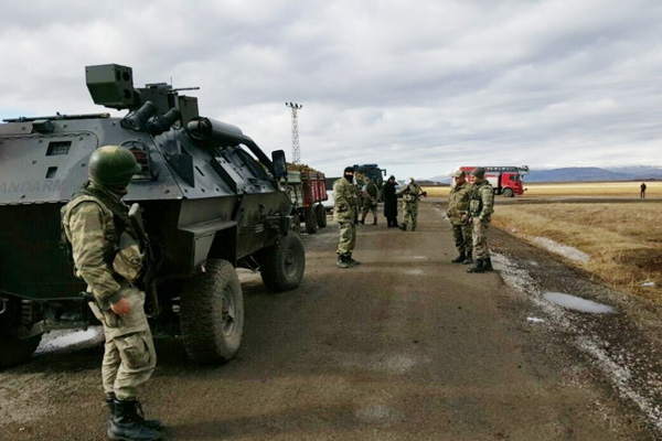 bomba_yuklu_arac_infilak_etti17112016135