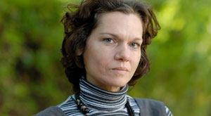 isvecten-asli-erdogana-odul-1511161200_l2