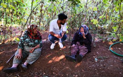 Ünlü Fenomen’den Sattıklarına El Konulan Yaşlı Teyzeye Ziyaret